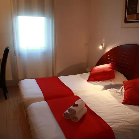 Отель Alma Best Hotel Castres 2*
