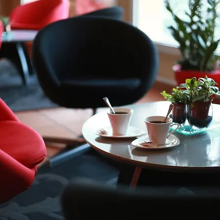 Alma Best Hotel Castres Отель 2*