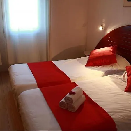 Alma Best Hotel Castres 2* Лагарригю