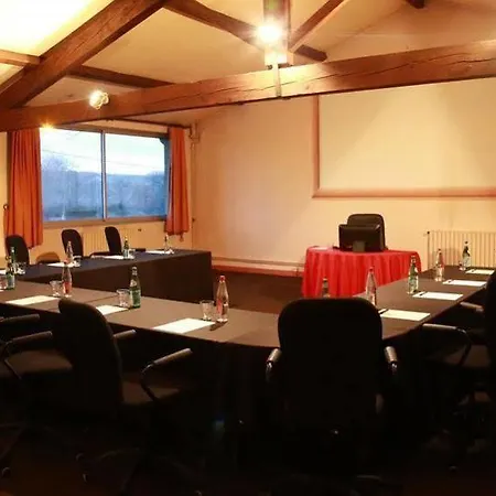 Alma Best Hotel Castres Отель Лагарригю